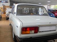 Gebraucht Lada 2105 65 PS (47 kW) 1987 Weiß Limousine