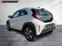 Neu Toyota Aygo X Active 116 PS (85 kW) 2025 Schneeweis SUV