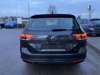Gebraucht VW Passat 150 PS (110 kW) 2022 Grau Kombi