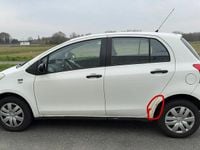Gebraucht Toyota Yaris 69 PS (50 kW) 2010 Weiß Kleinwagen