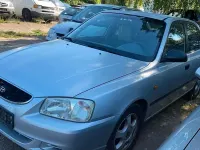 Gebraucht Hyundai Accent GLS 86 PS (63 kW) 2002 Grau Limousine