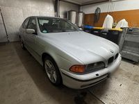Gebraucht BMW 523 170 PS (125 kW) 1998 Silber Limousine
