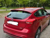 Gebraucht Ford Focus ST-Line 182 PS (133 kW) 2017 Rot Limousine