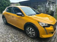 Gebraucht Peugeot e-208 Active 100 kW (136 PS) 2022 Gelb Kleinwagen