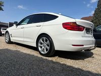 Gebraucht BMW 318 Shadowline 143 PS (105 kW) 2013 Weiß Limousine