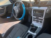 Gebraucht VW Passat 105 PS (77 kW) 2013 Schwarz Kombi