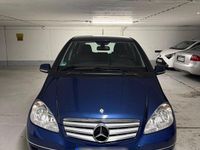 Gebraucht Mercedes A180 Avantgarde 109 PS (80 kW) 2011 Blau Limousine