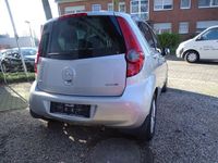 Gebraucht Opel Agila Edition 68 PS (50 kW) 2015 Silber Kleinwagen