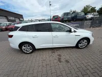 Gebraucht Renault Mégane GrandTour Play 132 PS (97 kW) 2018 Gletscherweiss Kombi