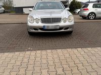 Second-hand Mercedes E240 177 CP (130 kW) 2002 Argintiu Berlinǎ
