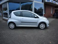 Gebraucht Citroën C1 SELECTION 68 PS (50 kW) 2011 Silber metallic (metallic) Kleinwagen