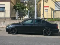 Gebraucht BMW 523 170 PS (125 kW) 2000 Schwarz Limousine