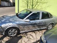 Second-hand Opel Vectra 101 CP (74 kW) 2000 Bej Berlinǎ