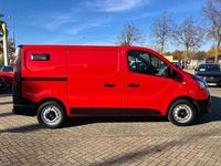 Gebraucht Renault Trafic Komfort 125 PS (91 kW) 2018 Rot Van / Kleinbus
