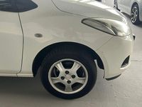 Gebraucht Mazda 2 Impuls 75 PS (55 kW) 2010 Weiß Kleinwagen