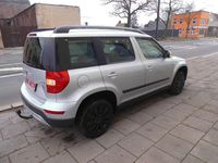 Gebraucht Skoda Yeti Ambition 122 PS (89 kW) 2015 Brilliantsilber metallic SUV