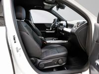 Gebraucht Mercedes GLB200 AMG 150 PS (110 kW) 2024 Weiß SUV
