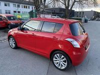 Gebraucht Suzuki Swift Club 94 PS (69 kW) 2016 Rot Kleinwagen