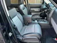 Używany Dodge Nitro 177 KM (130 kW) 2008 Czarny SUV
