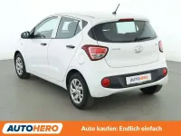 Gebraucht Hyundai i10 Basis 67 PS (49 kW) 2017 Polar white Kleinwagen