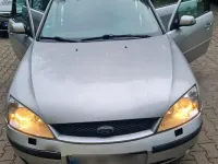 Gebraucht Ford Mondeo 125 PS (91 kW) 2002 Silber Limousine