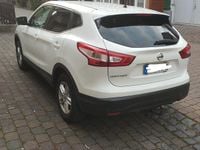Gebraucht Nissan Qashqai 131 PS (96 kW) 2016 Weiß SUV
