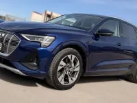 Używany Audi e-tron Ambiente 300 kW (408 KM) 2020 Niebieski SUV