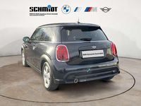 Gebraucht Mini Cooper Essential 136 PS (100 kW) 2024 Midnight black metallic Kleinwagen