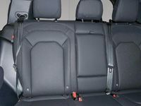 Gebraucht Land Rover Defender SE Dynamic 202 PS (148 kW) 2023 Pangea green SUV