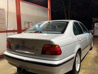 Gebraucht BMW 528 193 PS (141 kW) 1999 Silber Limousine