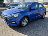Gebraucht Hyundai i20 Select 75 PS (55 kW) 2019 Blau Kleinwagen