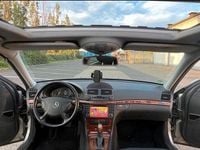 Gebraucht Mercedes E220 177 PS (130 kW) 2003 Gold Kleinwagen