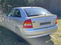 Gebraucht Opel Astra 116 PS (85 kW) 1998 Silber Limousine