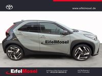 Neu Toyota Aygo X 92 PS (67 kW) 2025 Grün SUV