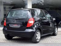 Gebraucht Mercedes A160 95 PS (69 kW) 2010 Kosmosschwarz  metalliclack Kleinwagen