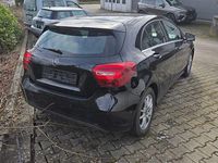 Gebraucht Mercedes A180 122 PS (89 kW) 2017 Schwarz Limousine