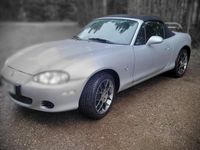 Second-hand Mazda MX5 110 CP (80 kW) 2004 Argintiu Cabrio