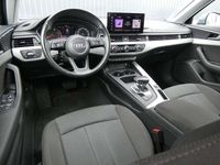 Gebraucht Audi A4 163 PS (119 kW) 2021 Florettsilber Kombi