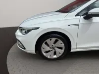 Gebraucht VW Golf VIII Style 131 PS (96 kW) 2024 Weiß Limousine