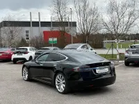 Käytetty Tesla Model S 310 kW (422 HP) 2018 Musta Viistoperä
