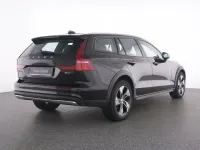 Gebraucht Volvo V60 CC Plus 196 PS (144 kW) 2024 Schwarz Kombi