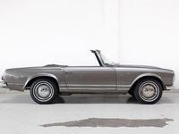 Gebraucht Mercedes 230 150 PS (110 kW) 1966 Grau Cabrio