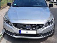 Gebraucht Volvo V60 CC Momentum 150 PS (110 kW) 2017 Bronze Kombi