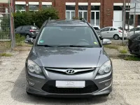 Gebraucht Hyundai i30 90 PS (66 kW) 2012 Grau Kombi