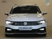 Gebraucht VW Passat R-line 150 PS (110 kW) 2020 Sonderlackierung pure white (metallic) Kombi
