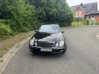 Gebraucht Mercedes E240 Avantgarde 177 PS (130 kW) 2003 Schwarz Limousine