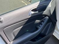 Gebraucht Mercedes B180 122 PS (89 kW) 2017 Weiß Van / Kleinbus