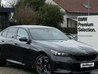 Neu BMW 550e M Sport 489 PS (359 kW) 2026 Grau Limousine