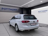 Gebraucht VW Passat Elegance 150 PS (110 kW) 2023 Weiss Kombi