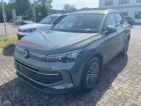 Neu VW Tiguan Life 150 PS (110 kW) 2026 Cipressinogrün metallic SUV